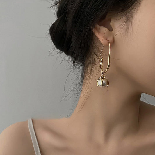 Luxury 扭曲線條珍珠耳環