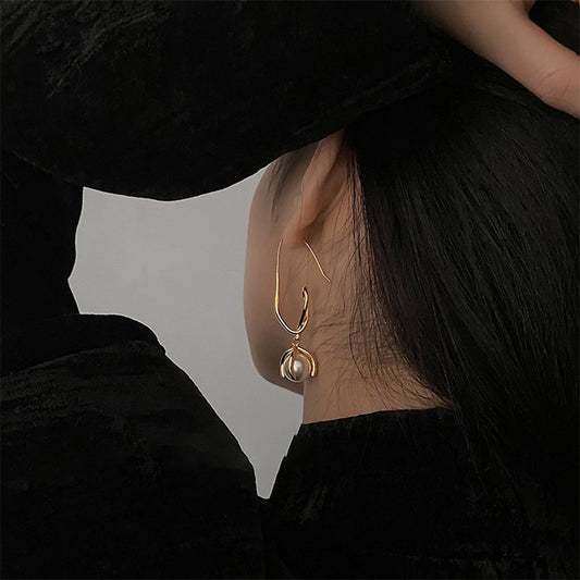 Luxury 扭曲線條珍珠耳環